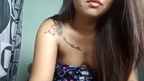 Snapshot of savannahot833323 chatting on November 26, 3:35 pm Y online show from November 26, 3:35 pm