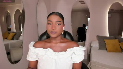 S a v a n n a h  online show from April 9, 1:16 pm