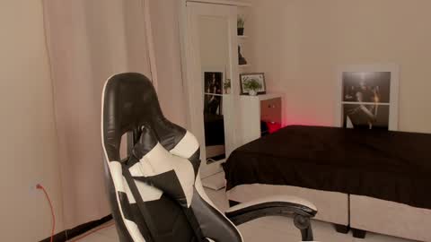 Snapshot of savannahwildee chatting on December 16, 10:56 pm Savannahwildee online show from December 16, 10:56 pm