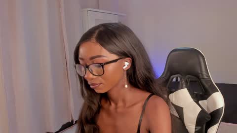 Snapshot of savannahwildee chatting on December 19, 10:56 am Savannahwildee online show from December 19, 10:56 am