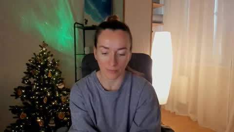 save the qween online show from December 20, 8:32 am