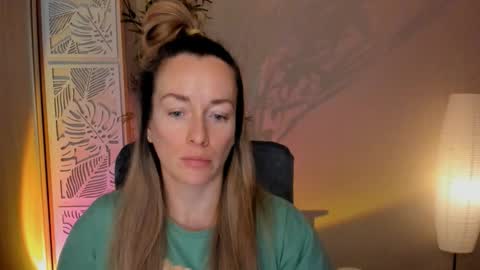 save the qween online show from February 14, 6:43 am