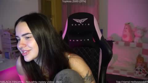 Naomi online show from November 26, 9:05 pm