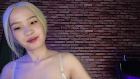 Saya online show from November 14, 10:29 pm