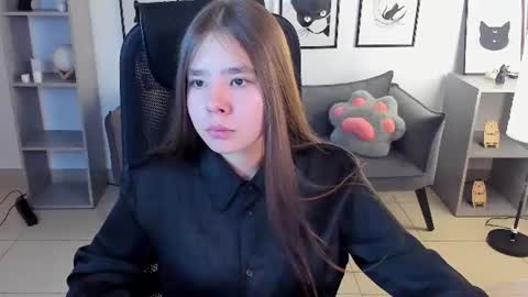 Saya online show from August 7, 10:39 am