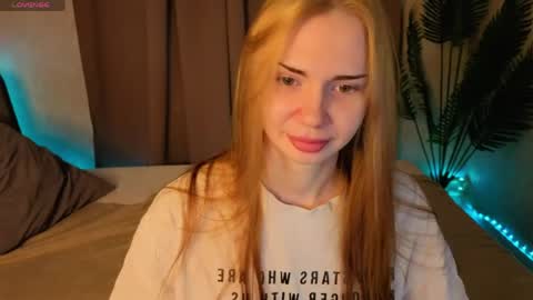 Kira  GMT 7 Mon Thu-Sun  0800am-0200pm  online show from April 15, 9:27 am