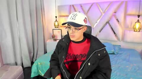 Snapshot of sayronnvg chatting on December 1, 11:59 am Sayron online show from December 1, 11:59 am