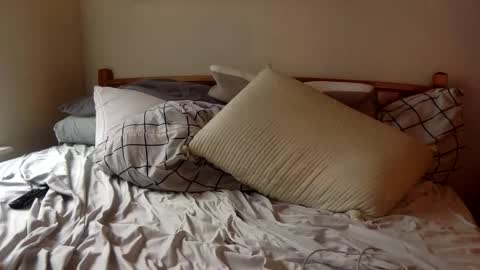 Snapshot of sbshowoff chatting on February 11, 6:24 pm Stripper in Training online show from February 11, 6:24 pm