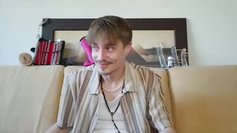 Snapshot of scaleslayer chatting on February 5, 2:59 pm Mike online show from February 5, 2:59 pm