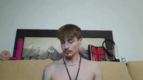 Snapshot of scaleslayer chatting on February 18, 8:03 pm Mike online show from February 18, 8:03 pm