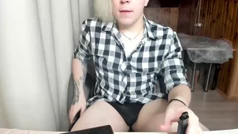 Snapshot of scandark chatting on January 4, 12:27 pm scandark online show from January 4, 12:27 pm