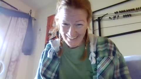 Snapshot of scandlamy chatting on April 29, 6:14 pm ScandlAmy online show from April 29, 6:14 pm