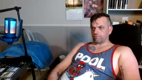 Snapshot of scarecrow2wm chatting on June 18, 2:21 pm Kent Clark online show from June 18, 2:21 pm