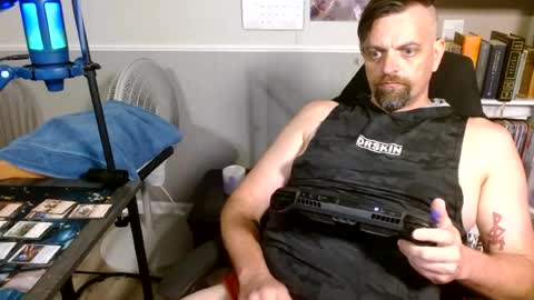 Snapshot of scarecrow2wm chatting on July 19, 5:44 am Kent Clark online show from July 19, 5:44 am