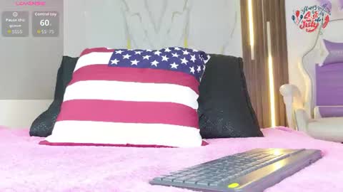 Snapshot of scarleht_blonde chatting on July 4, 8:04 pm scarleht_blonde online show from July 4, 8:04 pm