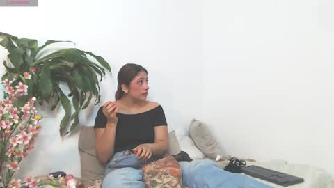 scarlet_100 online show from April 7, 2:56 am