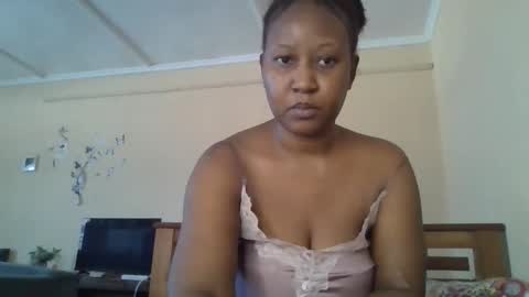 Snapshot of scarlet_25142359 chatting on September 15, 8:47 am scarlet_25142359 online show from September 15, 8:47 am