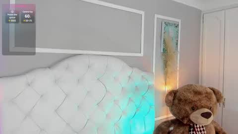 Snapshot of scarlet__hill chatting on December 13, 1:33 pm scarlet hill online show from December 13, 1:33 pm