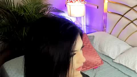 Snapshot of scarlet__hill chatting on January 22, 4:34 am scarlet hill online show from January 22, 4:34 am