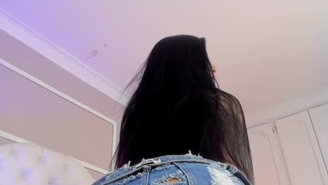 Snapshot of scarlet__hill chatting on January 30, 2:27 am scarlet hill online show from January 30, 2:27 am