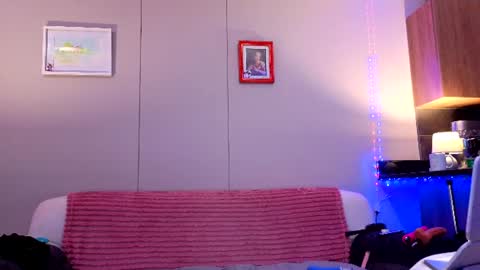 Snapshot of scarlet_carnal chatting on June 24, 8:19 pm Scarlet Carnal - online show from June 24, 8:19 pm