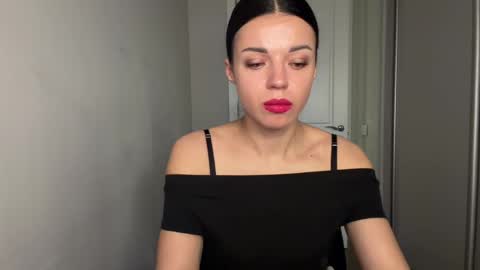 Sophie online show from May 1, 7:02 am