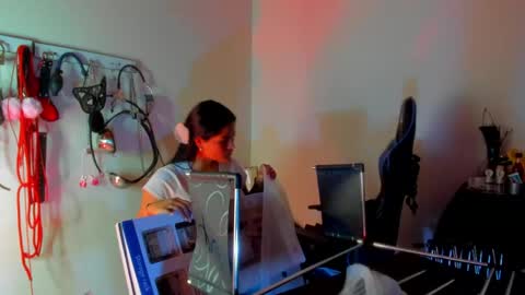 Snapshot of scarlet_kennedy98 chatting on April 10, 8:24 pm scarlet taylor kennedy online show from April 10, 8:24 pm