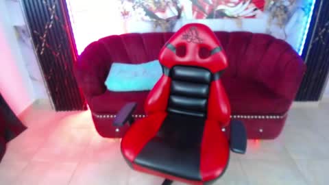 scarlet_rouse_m online show from May 25, 7:09 pm