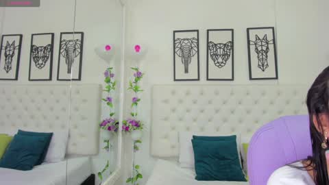 Snapshot of scarlet_stan22 chatting on December 20, 11:00 am Isa online show from December 20, 11:00 am