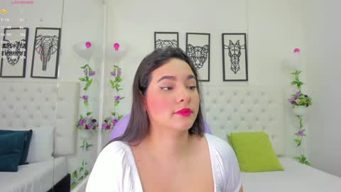 Snapshot of scarlet_stan22 chatting on January 5, 2:19 pm Isa online show from January 5, 2:19 pm