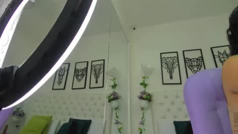 Snapshot of scarlet_stan22 chatting on February 14, 11:21 am Isa online show from February 14, 11:21 am