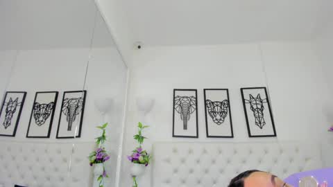 Snapshot of scarlet_stan22 chatting on February 22, 11:02 am Isa online show from February 22, 11:02 am