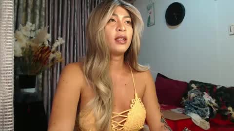 Snapshot of scarlet_ts69 chatting on January 2, 9:18 pm scarlet online show from January 2, 9:18 pm