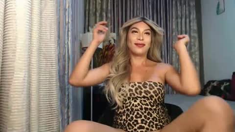 Snapshot of scarlet_ts69 chatting on January 8, 9:34 pm scarlet online show from January 8, 9:34 pm