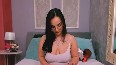 Snapshot of scarlet_vex chatting on March 10, 6:24 pm Scarlet online show from March 10, 6:24 pm