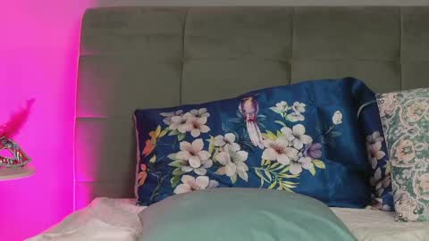 Snapshot of scarlet_vex chatting on May 19, 1:56 am Scarlet online show from May 19, 1:56 am