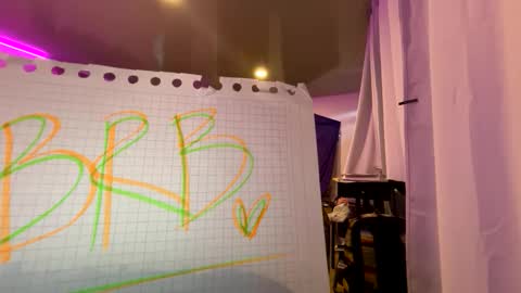 Snapshot of scarlet_whisper chatting on November 13, 10:19 pm scarlet whisper online show from November 13, 10:19 pm