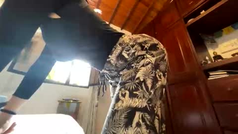 Snapshot of scarlet_whisper chatting on March 13, 8:37 pm scarlet whisper online show from March 13, 8:37 pm