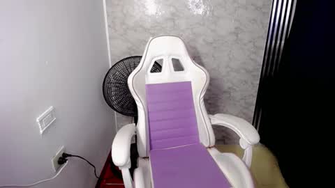 Snapshot of scarleta01 chatting on January 12, 12:21 pm scarleta01 online show from January 12, 12:21 pm