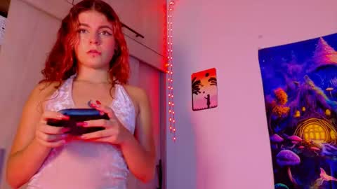 Snapshot of scarletblaze_ chatting on October 24, 9:22 pm Scarlet online show from October 24, 9:22 pm