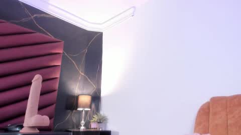 Scarlet Dayana online show from November 15, 7:10 pm