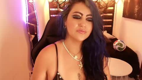 Snapshot of scarleth_bluee chatting on July 2, 3:23 am Scarleth online show from July 2, 3:23 am