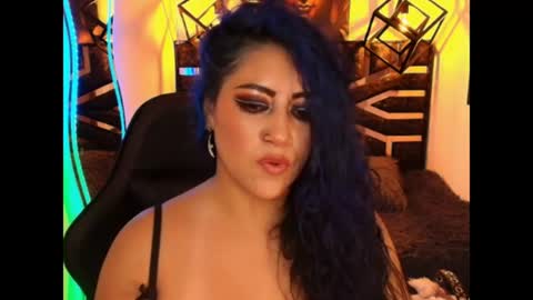 Snapshot of scarleth_bluee chatting on July 20, 3:10 am Scarleth online show from July 20, 3:10 am