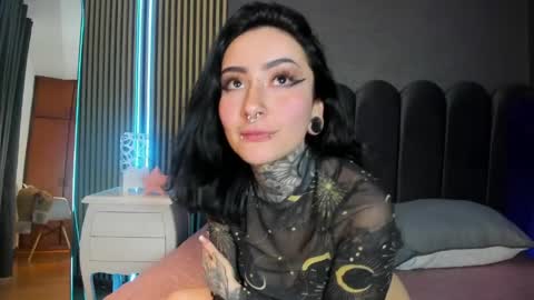 Snapshot of scarleth_fg_ chatting on April 21, 2:51 am Scarleth online show from April 21, 2:51 am
