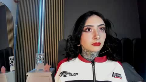 Snapshot of scarleth_fg_ chatting on April 27, 11:14 pm Scarleth online show from April 27, 11:14 pm