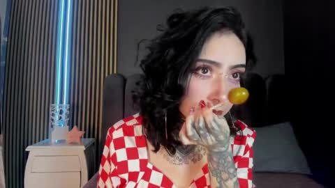 Snapshot of scarleth_fg_ chatting on April 28, 2:27 am Scarleth online show from April 28, 2:27 am