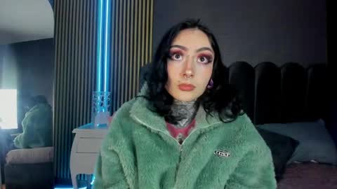 Snapshot of scarleth_fg_ chatting on April 28, 11:32 pm Scarleth online show from April 28, 11:32 pm