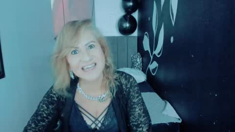 Snapshot of scarlethoot_ chatting on December 7, 3:08 pm S C A R L E T online show from December 7, 3:08 pm