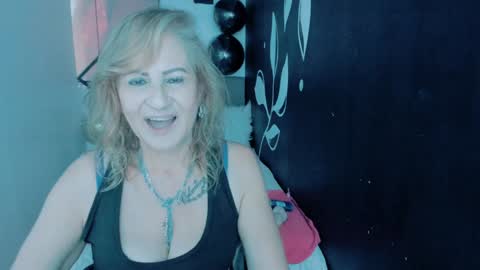 Snapshot of scarlethoot_ chatting on December 13, 6:05 pm S C A R L E T online show from December 13, 6:05 pm