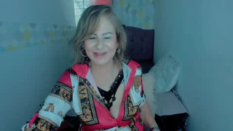 Snapshot of scarlethoot_ chatting on December 20, 12:16 pm S C A R L E T online show from December 20, 12:16 pm